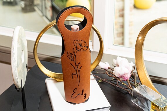 thumbnail image 2 of Personalized Leather Wine Bag - Custom Name & Birth Flower, Gift For Wine Lovers (Dad, Mom, Grandpa, Wedding) 2 of 9