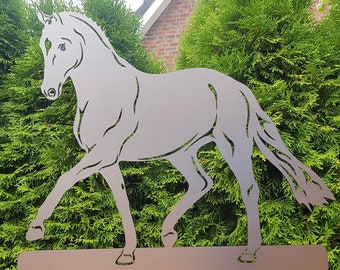 Gartenstecker Pferd "Willkommen" XXL Höhe 175 cm aus 2 mm Stahlblech, mit stabilen Bodensteckern Trakehner