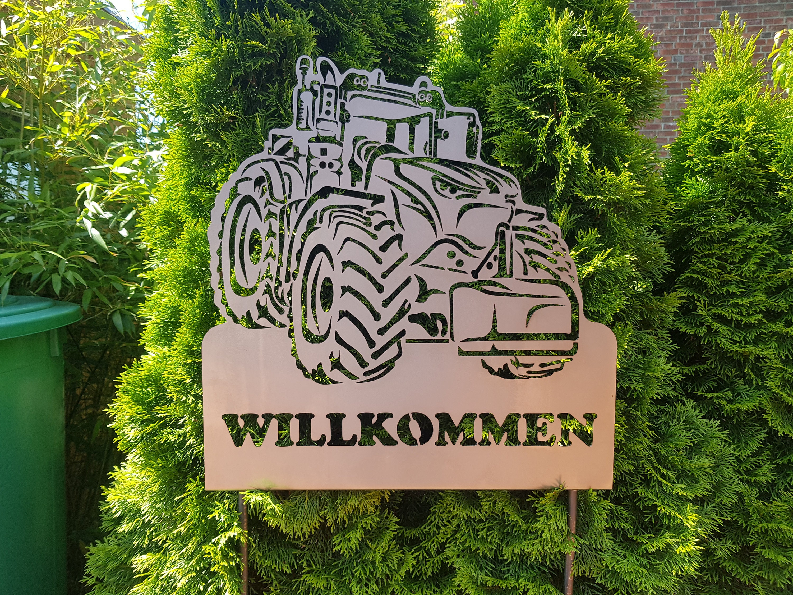 Garden stake Fendt 1050 "Welcome" XXL height 170 cm made of 2 mm sheet steel, with stable ground stakes Fendt rust decoration