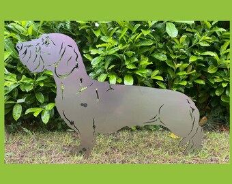 Hund Gartenfigur 'Bastian' – Rauhaardackel Aus Edelrost, 42x72 Cm, Mit Erdspießen