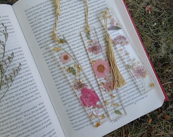 Floral Resin Bookmark, Real Pressed Flowers, Book Lover Gift, Handmade Book Accessory, Gift for Readers, Custom Bookmark, Flower Bookmark