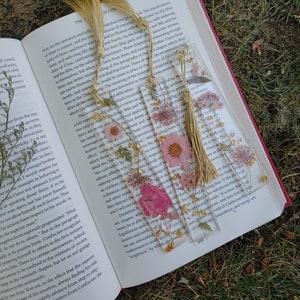 Floral Resin Bookmark, Real Pressed Flowers, Book Lover Gift, Handmade Book Accessory, Gift for Readers, Custom Bookmark, Flower Bookmark