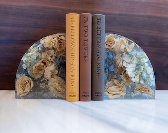 Preserved Wedding Flower Bookends Dried Flower Book Ends Wedding Bouquet Preservation Bookend Resin Flower Bookend Preserved Wedding Bouquet