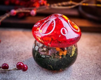 Floral Mushroom Jar, Mushroom Decor, Dried flowers, Preserved Moss, hippie, boho, Cottagecore, Unique Gift for Her, Whimsigoth Decor