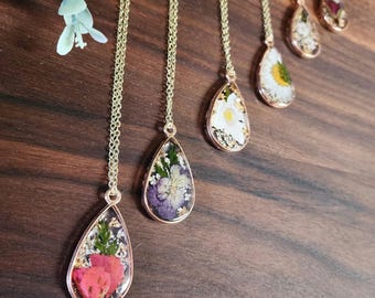 Birth Month Flower Necklace, Unique Gift for Her, Pressed Flower Necklace, Dried Flower Resin Jewelry, Botanical Jewelry, Birthday Gift