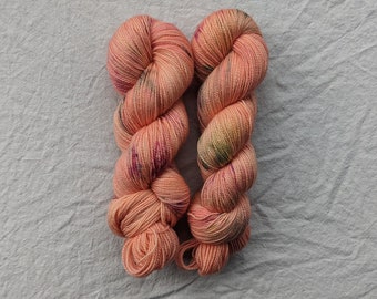 Persi -  Corriedale yarn, Handdyed yarn uk, hand dyed yarn, semi solid yarn, Corriedale sock, gift for knitter, non superwash yarn, 4ply