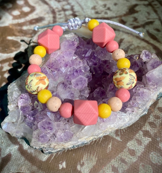 Silicone bracelet, silicone beaded bracelet, beaded bracelet, adjustable bracelet, stim friendly jewelry