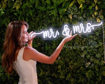 M. & Mme Wedding Neon Sign / Custom Name Neon Sign / Battery Operated Led Neon Sign Light / Neon Wedding Decor / Wedding Neon Sign for Reception