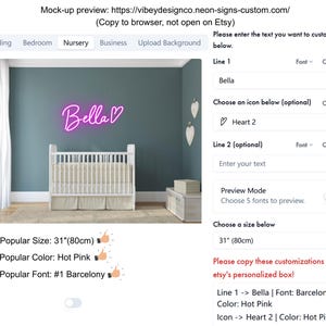 K&ouml;nnte beinhalten: Ein individuelles, leuchtend pinkes Neonschild mit dem Namen Bella und einem Herzsymbol, montiert an einer dunkelblauen Wand &uuml;ber einem wei&szlig;en Kinderbett. Die Benutzeroberfl&auml;che bietet Anpassungsoptionen f&uuml;r Text, Schriftart, Farbe und Gr&ouml;&szlig;e.