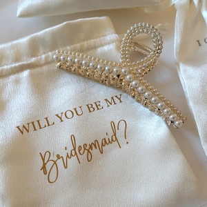 Pearl Hair Clips with Drawstring Bag, Hair Claw, Hair Accessories for Her, Wedding Accessories, Will You Be My Bridesmaid, Bridesmaid gifts.