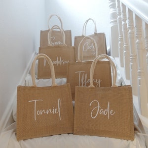 Personalized Burlap Bridesmaid Jute  Bag, Burlap Tote Gift Bags, Burlap Beach Bags, Burlap Bridesmaid Beach Bag, Beach Tote Bag with Name