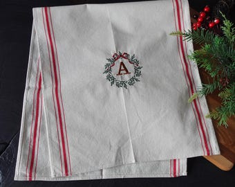 Personalized Christmas Tea Towel, Embroidered Wreath with Initials,  Monogram Holiday Gift, Farmhouse Decor ,Gift for mum, Housewarming gift