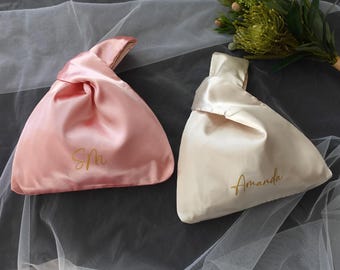 Mini borsa in seta personalizzata con nodo, pochette con nome personalizzato per damigelle d'onore, regalo di nozze, pochette giapponese da polso, borsa da sera, borsa in seta, borsa da sposa