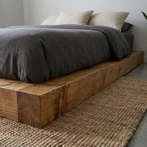 Pari japonais Miyuki minimaliste Holzbett Rustikale Eiche