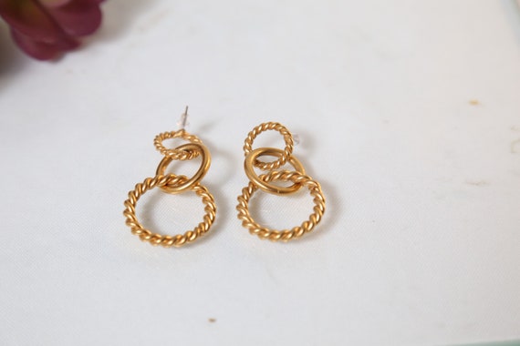 Monet gold tone twisted rope linked earrings doub… - image 4