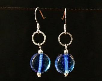 Boucles d'oreilles pendantes bleu foncé en perles de verre tchèques