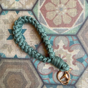 key chain green wristlet hands free key fob