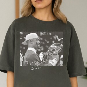 Vintage Jalen Hurts Victory Cigar Comfort Colors 90s Style Shirt Gift for Fans