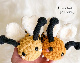 Lennox the Pocket Bee Crochet Pattern | Crocheted Bee | Easy Crochet Pattern | Beginner Crochet Pattern | No Sew Crochet Pattern