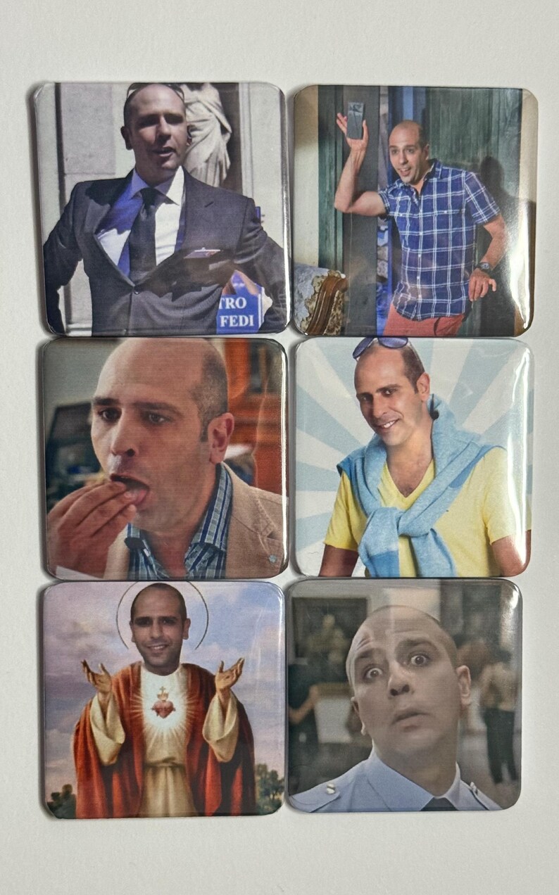 Puede incluir: Un juego de seis imanes cuadrados con varios retratos fotogr&aacute;ficos de un hombre calvo. Un im&aacute;n lo muestra con traje, otro con camisa de cuadros, uno comiendo, uno con su&eacute;ter, uno como figura religiosa y otro con una expresi&oacute;n de sorpresa.