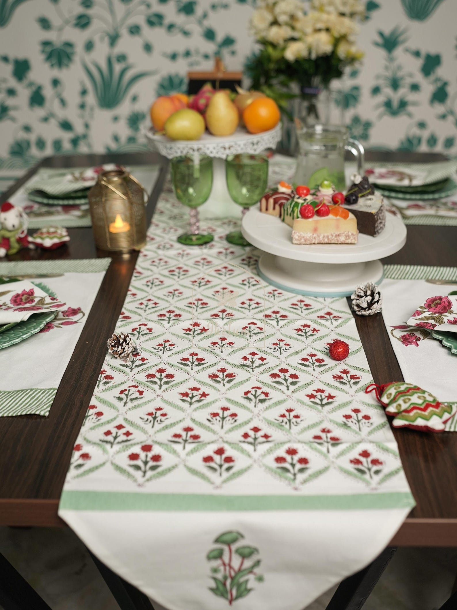 Natural Dining Table Runner Set With Elegant Floral Patten Embroidery ...