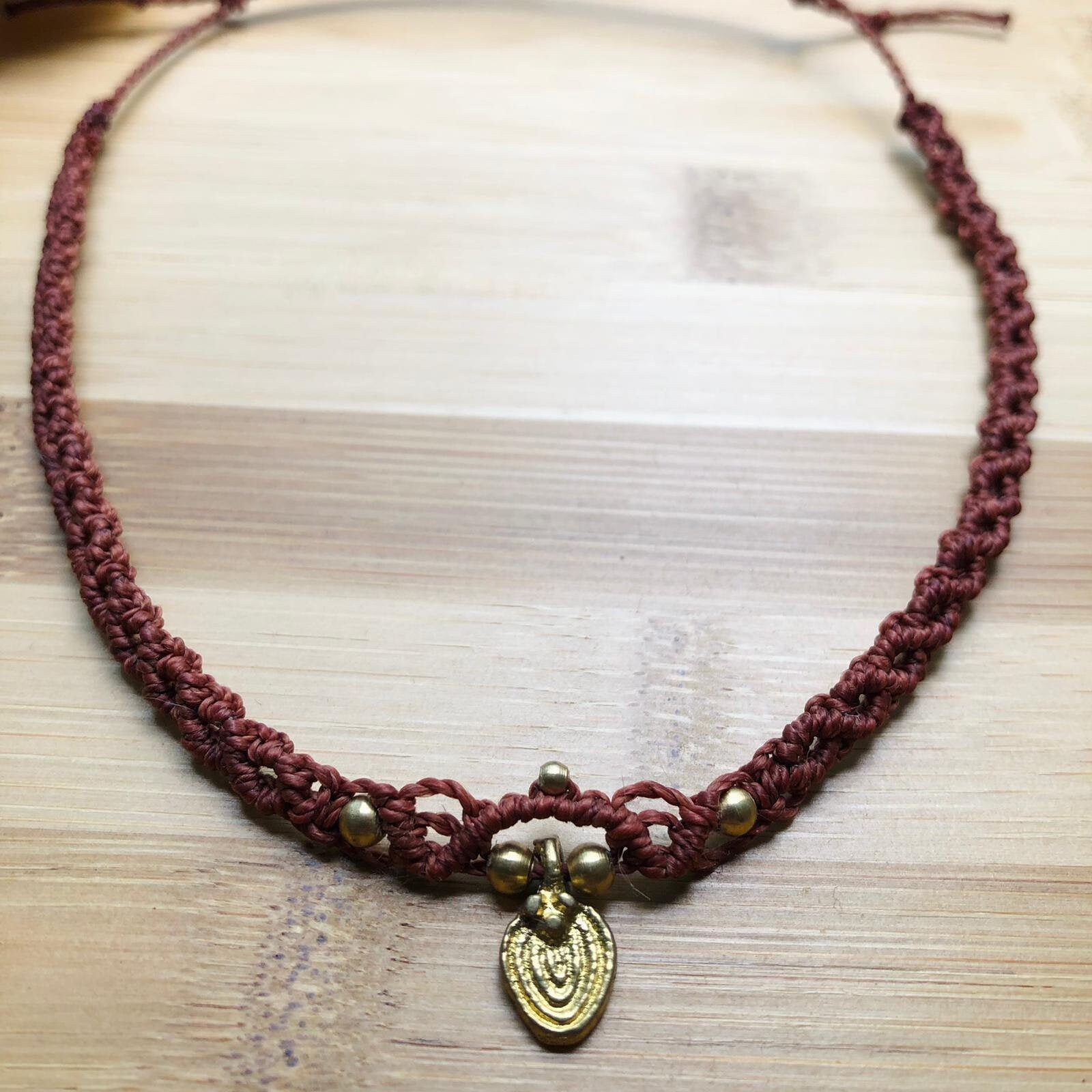 Macramé Choker by KrebsiKnuepft Etsy