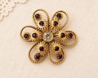 Vintage Red Rhinestone Flower 1.5” Brooch, Gold Tone Openwork Floral Pin