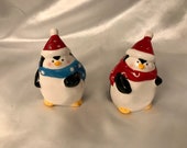 Penguin Winter Holiday Salt and Pepper Shaker Set.