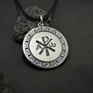 Colgante de plata tallada a mano con el cristianismo ΑΩ, collar de protección, amuleto, regalo de buena suerte, collar con cruz de Chi Rho, amuleto griego ortodoxo.