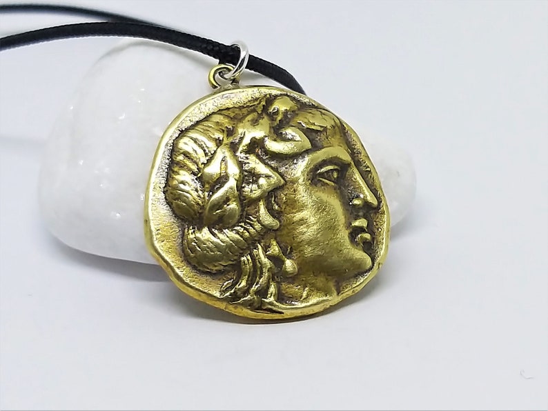 Artemis Ancient Greek Coin Pendant Necklace, Ancient Articafts Coins, Rare Coin Reproduction, bijoux grecs anciens, Griechischer Schmuck image 1