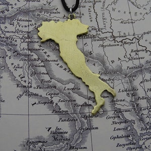 Collana vintage in bronzo antico con mappa dell'Italia, ciondolo Italia, mappa dell'Italia, souvenir italiano, gioielli di campagna, regalo italiano, collana italiana