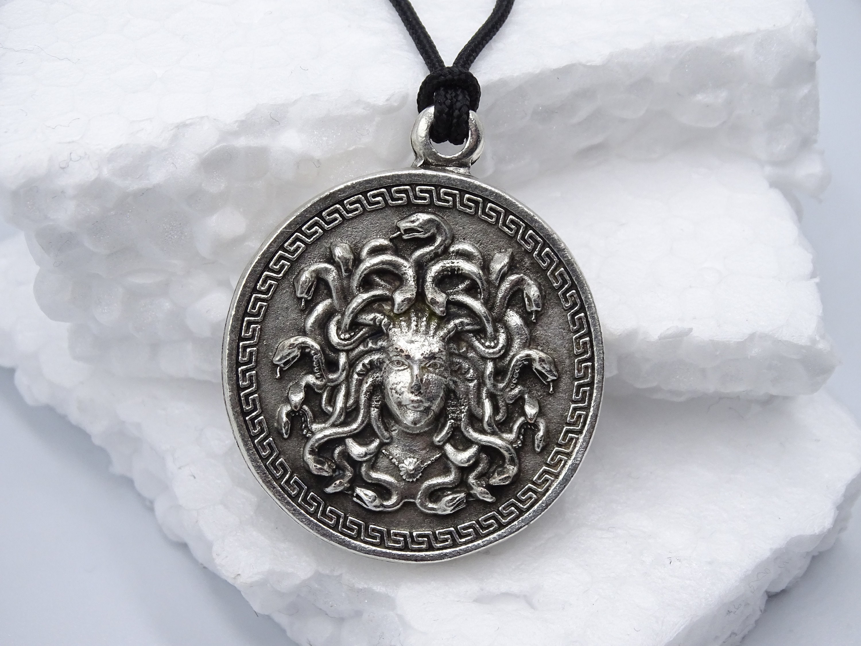 男女通用 美しき神秘的なメドゥーサのペンダント 純銀製ペンダント