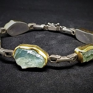 Gold und Silber Aquamarin Armband, Aquamarin Schmuck, roher Aquamarin Armband, März Geburtsstein, Gold 18kt Bezel Armband, Rohsteine