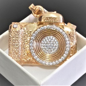 2.00Ctw VVS1 Diamond Camera Pendant, 925 Sterling Silver Camera Pendant 14K Yellow Gold Plated Gifting For Pendant Necklaces,
