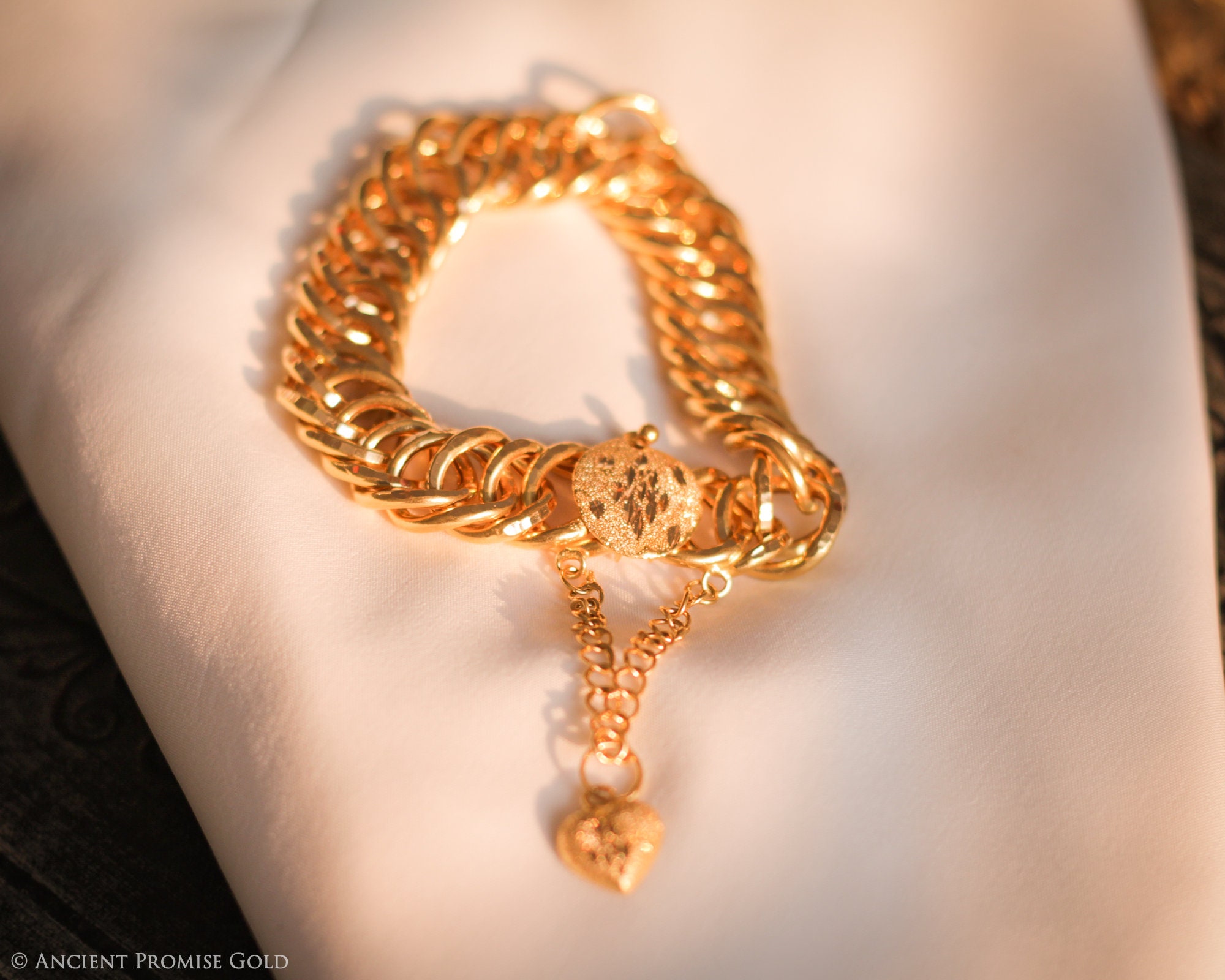 21 K Yellow Gold Fancy Bracelet - Nouri Brothers