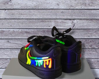 Custom Air Force 1 Sneakers: Hand-Painted Drip Design