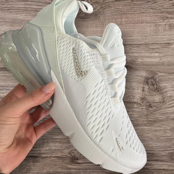 nike women's shoes clear bottom