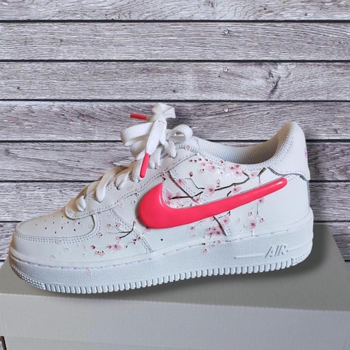 uv reactive sneakers