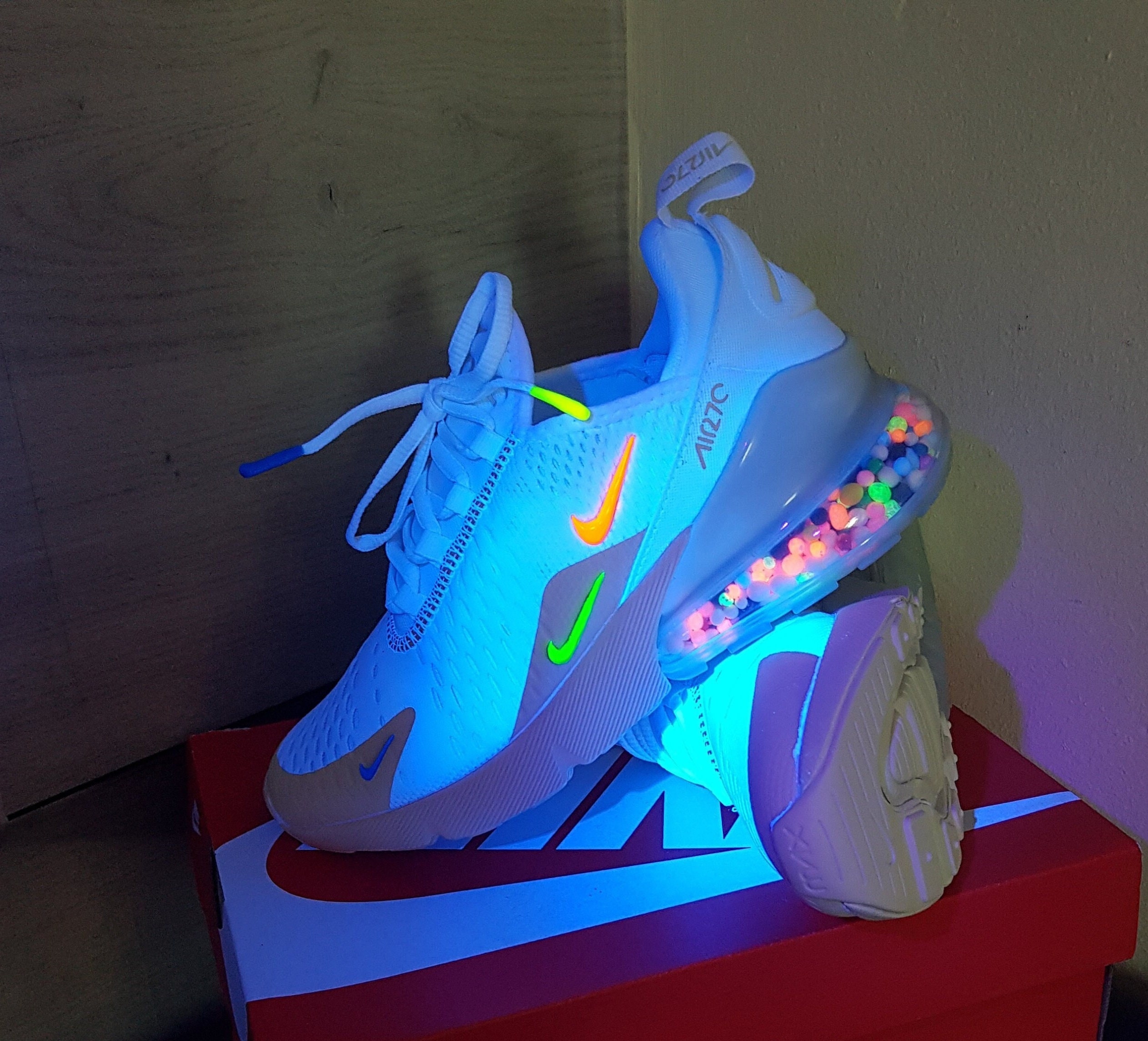 women's air max 270 rainbow