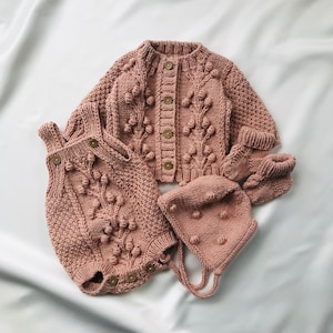 Venta de ropa tejida para bebe 2025