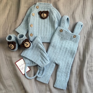 Himmelblauer Strickbär Baby Outfit: Neugeborenen Dusche Geschenk Set