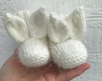 Baby bunny booties Angora booties 0-6 months Hand knitted White angora rabbit baby booties