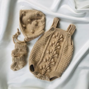 Knit baby romper set Beige baby romper Newborn coming home outfit Baby photo props Gift for new baby Knit baby outfit image 1