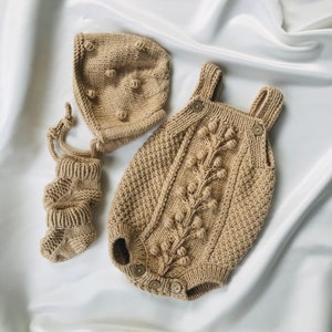 Knit baby romper set Beige baby romper Newborn coming home outfit Baby photo props Gift for new baby Knit baby outfit image 2