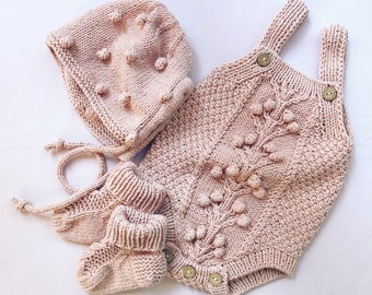 Knit baby romper set Knitted bodysuit Baby girl outfit for spring and summer New baby girl gift Baby girl romper set outfit Baby photo prop