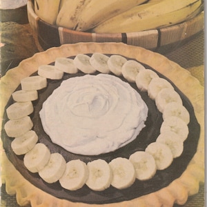 Bananas … How to Serve Them Recipes Baked with Molasses Broiled Mixed Grill Glazed Peanut Butter Sandwich Cooking Pamphlet