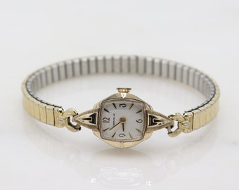 Caravelle by Bulova, Made 1971, Mechanical Women Wrist Watch, elastic band