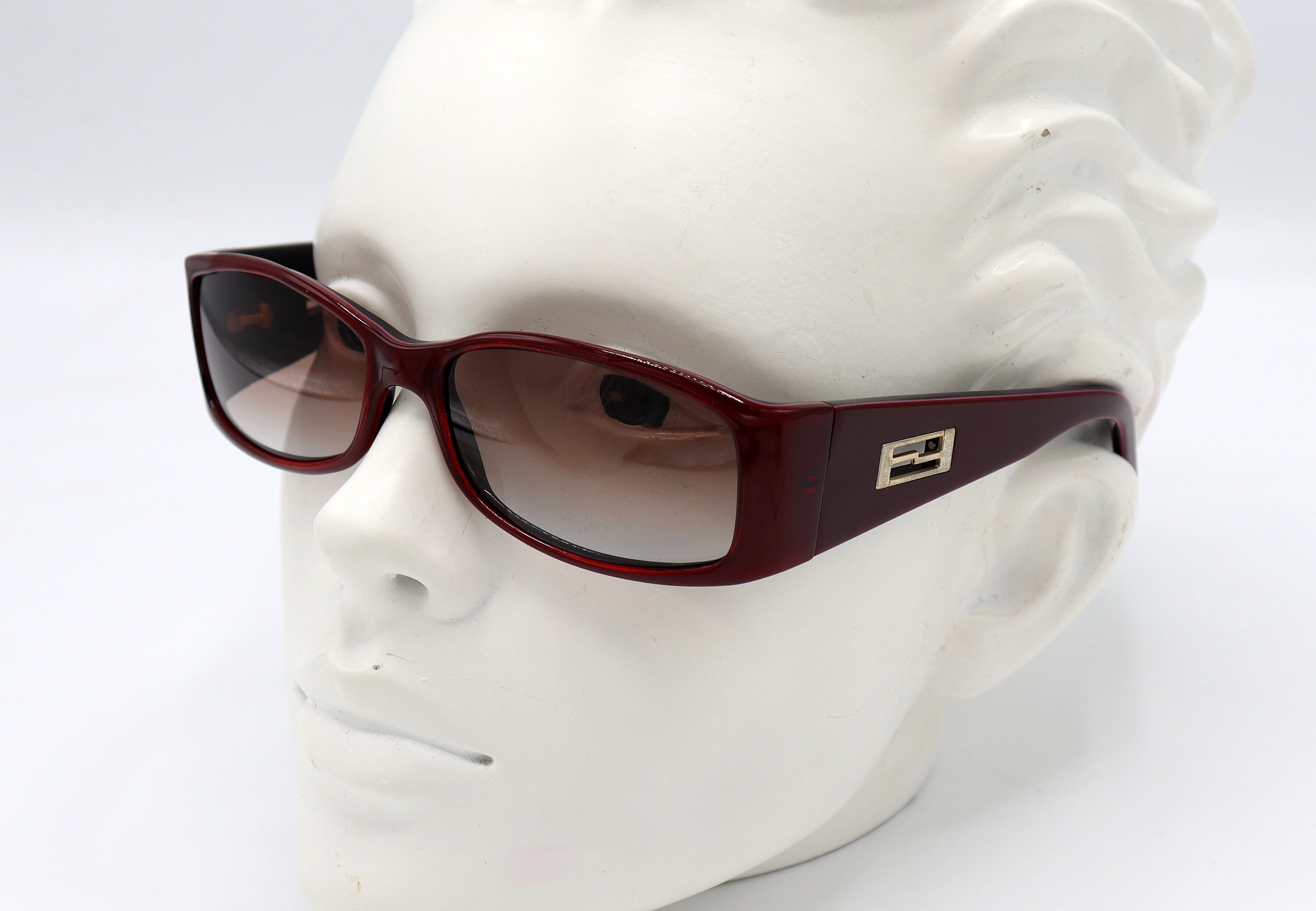 Fendi red clearance sunglasses