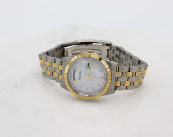 Bulova Unisex whist watches with rhinestones water resistant Round Bracelet Analog Stainless Steel 2002 Made pre-owned