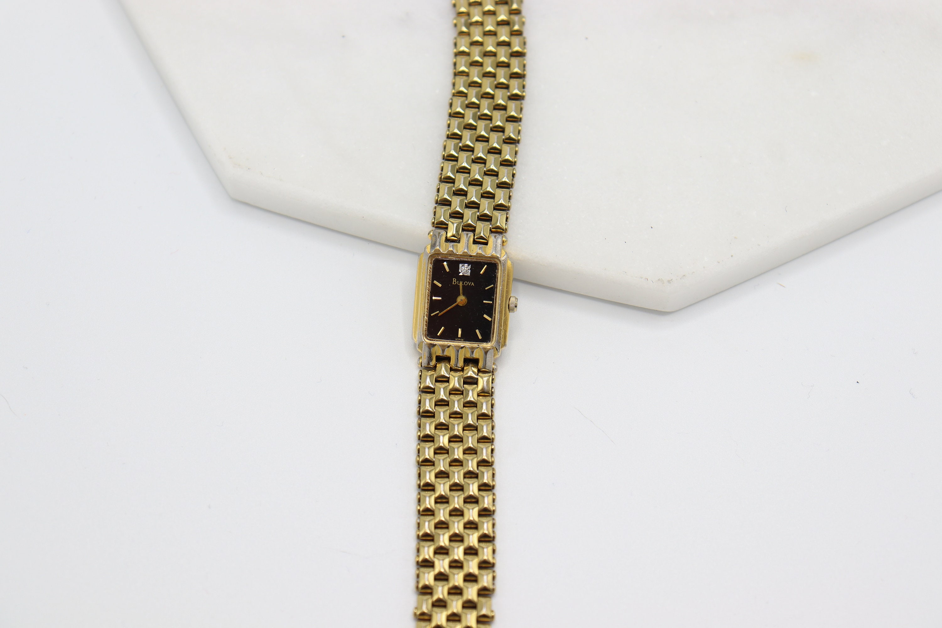 Bulova store quartz t6